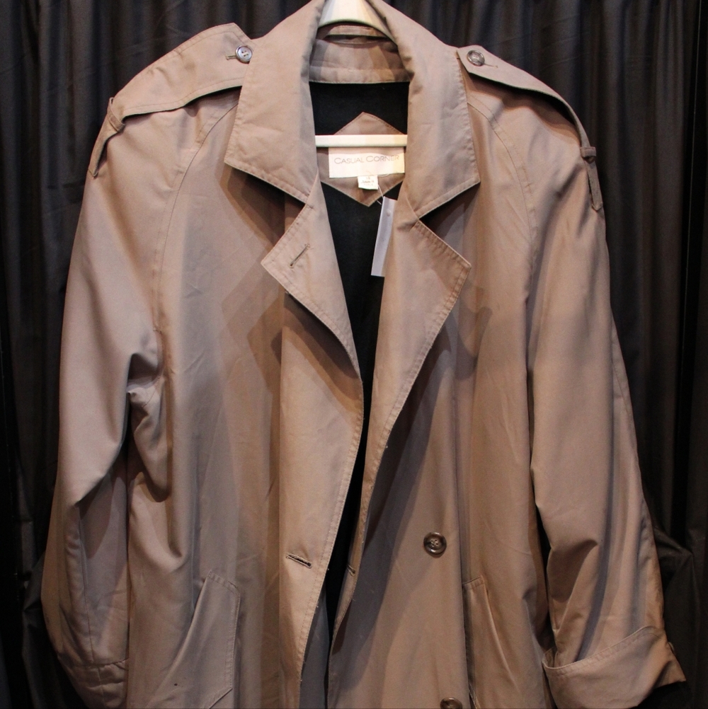 Casual Corner Womens Tan Trench Coat